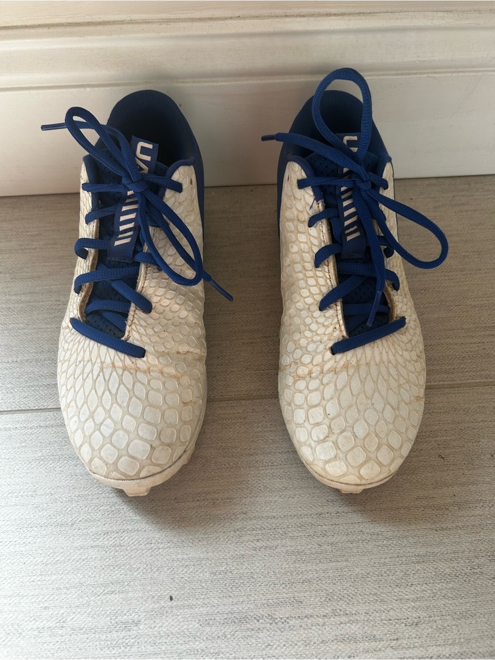 Under Armour White and Blue softball/baseball Cleats